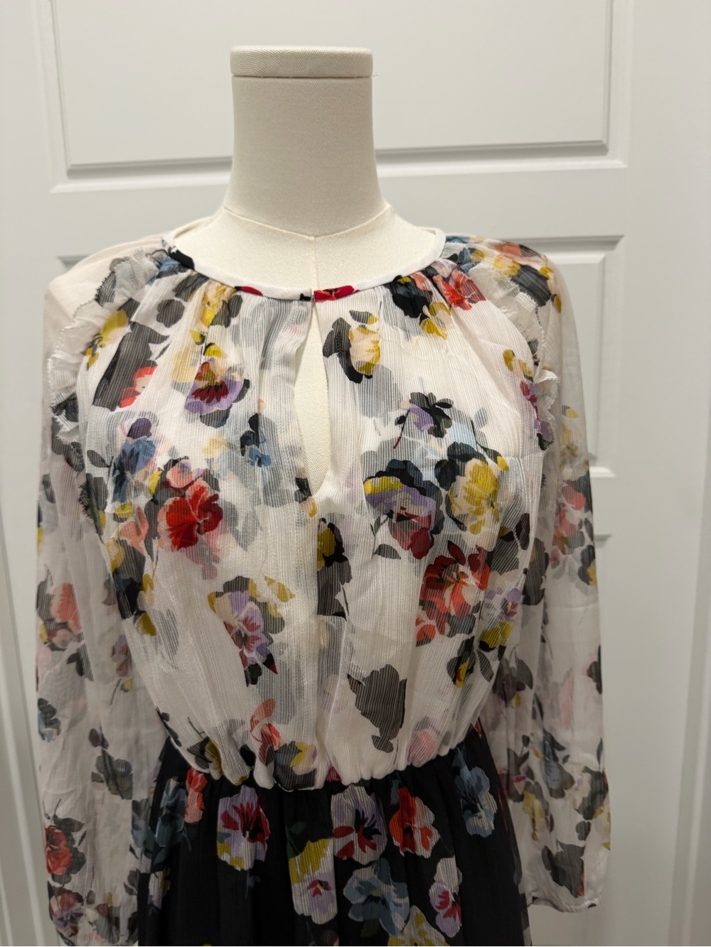 Ann Taylor Petite White/Black Floral Print Dress - Picture 6 of 9